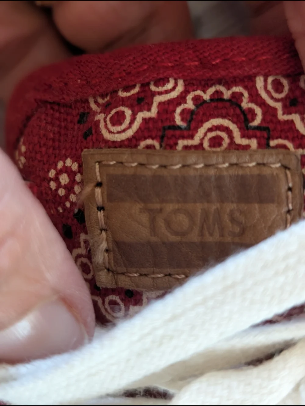 Great Condition: Toms Red Bandanna Style Youth 2.5